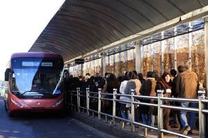 علت معطلی تهرانی‌ها در ایستگاه‌های اتوبوس چیست؟