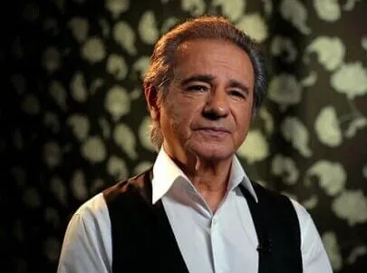 عارف خواننده خاطرهساز موسیقی ایران به سرطان مبتلا شد عارف خواننده خاطرهساز موسیقی ایران به سرطان مبتلا شد