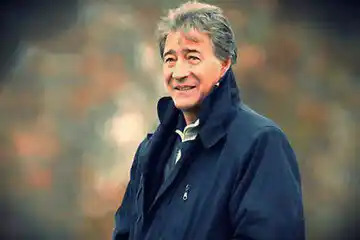 آتیلا حجازی : ناصر حجازی پولی که احمدی نژاد فرستاد را به ماشین شان انداخت آتیلا حجازی : ناصر حجازی پولی که احمدی نژاد فرستاد را به ماشین شان انداخت