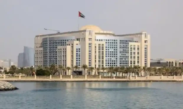 امارات متحده عربی سفارت خود در ایران را تعطیل کرد امارات متحده عربی سفارت خود در ایران را تعطیل کرد