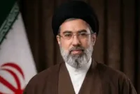 آیت‌الله سیدمجتبی حسینی خامنه‌ای به عنوان سومین رهبر جمهوری اسلامی ایران تعیین و معرفی نمود
