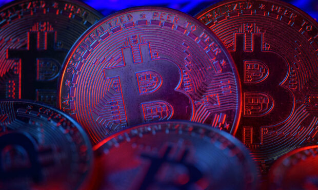 سقوط بیتکوین ؛ خروج سرمایه و تغییر مسیر نقدینگی بازار سقوط بیتکوین ؛ خروج سرمایه و تغییر مسیر نقدینگی بازار