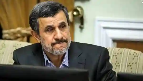 معمای و حکایتی تازه درباره محمود احمدی‌ نژاد