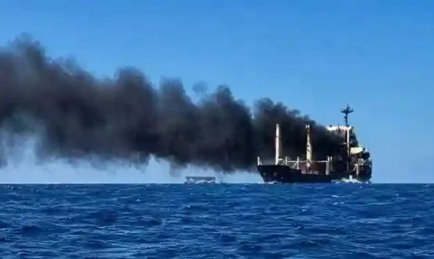 نفتکش الگایا در جنوب تنگه هرمز منفجر شد نفتکش الگایا در جنوب تنگه هرمز منفجر شد